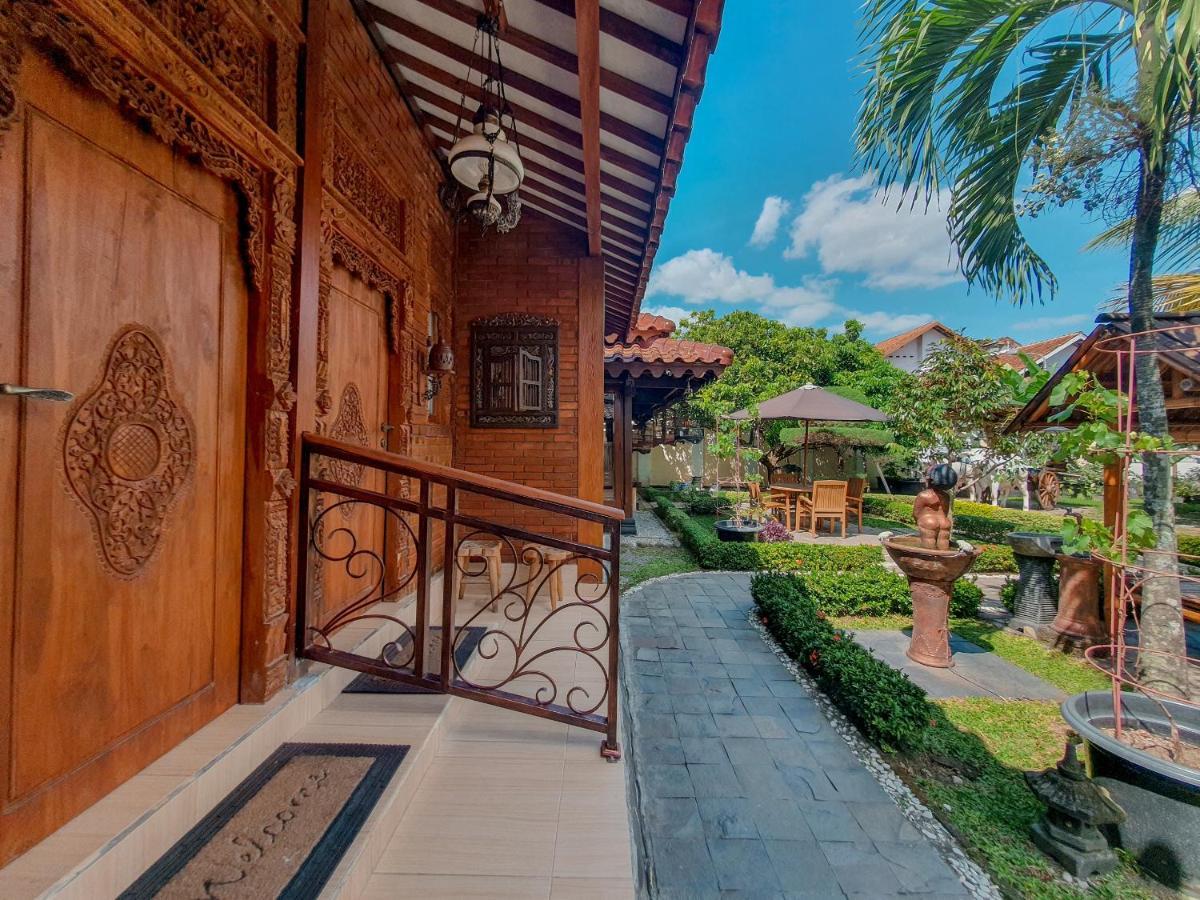Dem Ayem Heritage Guest House Yogyakarta Exterior photo