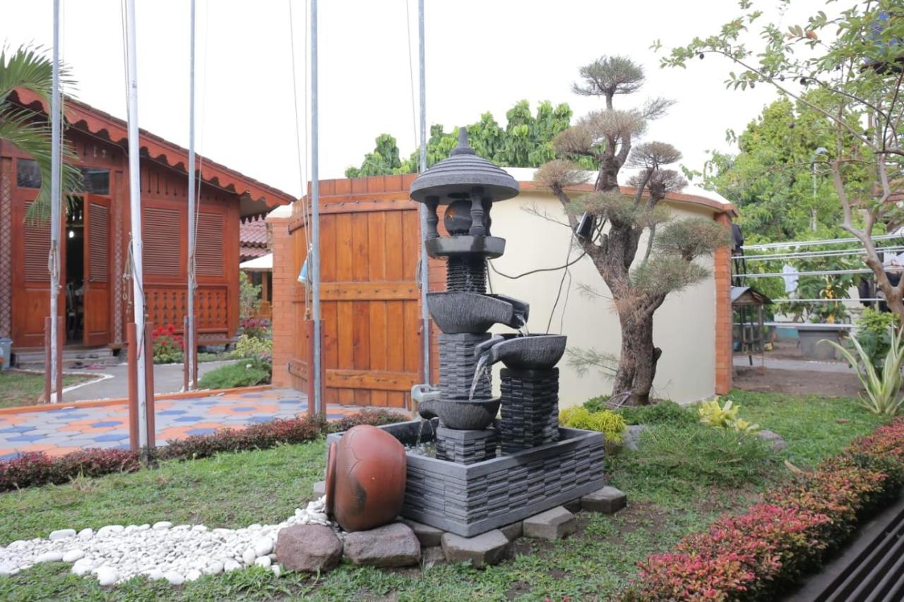 Dem Ayem Heritage Guest House Yogyakarta Exterior photo