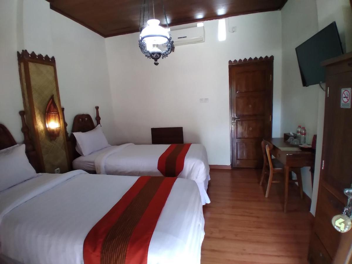 Dem Ayem Heritage Guest House Yogyakarta Exterior photo
